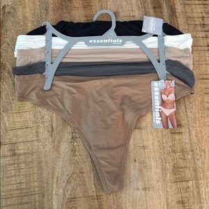 Essentials by Rene Rofe Women's flexible fit thongs nudes and black set of 5 NWT